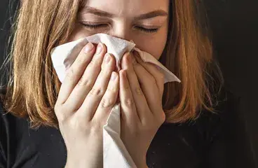../como-distinguir-sintomas-alergia-una-infeccion-por-coronavirus
