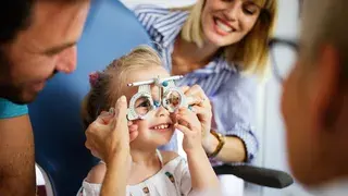 ¿Cuándo debemos llevar a los niños al oftalmólogo?