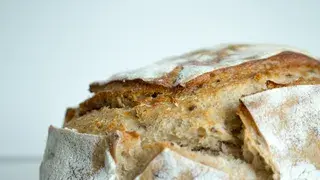 ¿Qué engorda más: la miga o la corteza de pan?