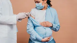 Si estoy embarazada ¿puedo vacunarme contra la COVID-19?