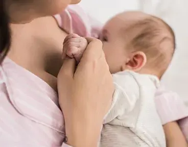 primeras-tomas-con-la-lactancia-materna
